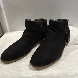 Gently Worn Women’s Dr Scholl’s Black Faux Suede Booties - 11 Wide